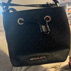 Small Michael Khors purse/cross body bag